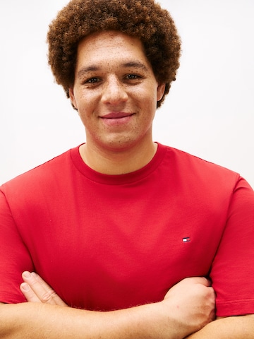 T-Shirt 'ESS SEASONAL' Tommy Hilfiger Big & Tall en rouge