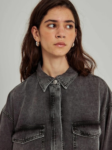 Camicia da donna 'Caddie' di NORR in grigio