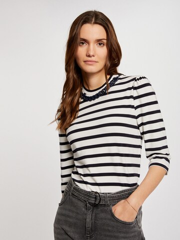 Morgan Shirt in Schwarz: Vorderseite