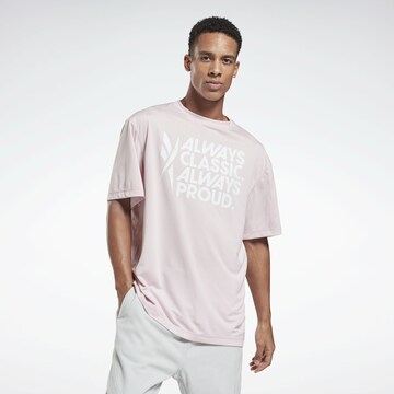 T-Shirt fonctionnel 'Pride' Reebok en rose : devant