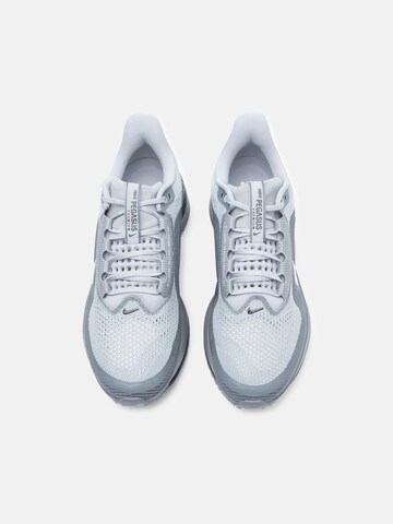 NIKE Juoksukengät 'Pegasus Premium' värissä harmaa