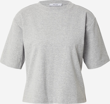 Maglietta 'Talea' di ABOUT YOU in grigio: frontale