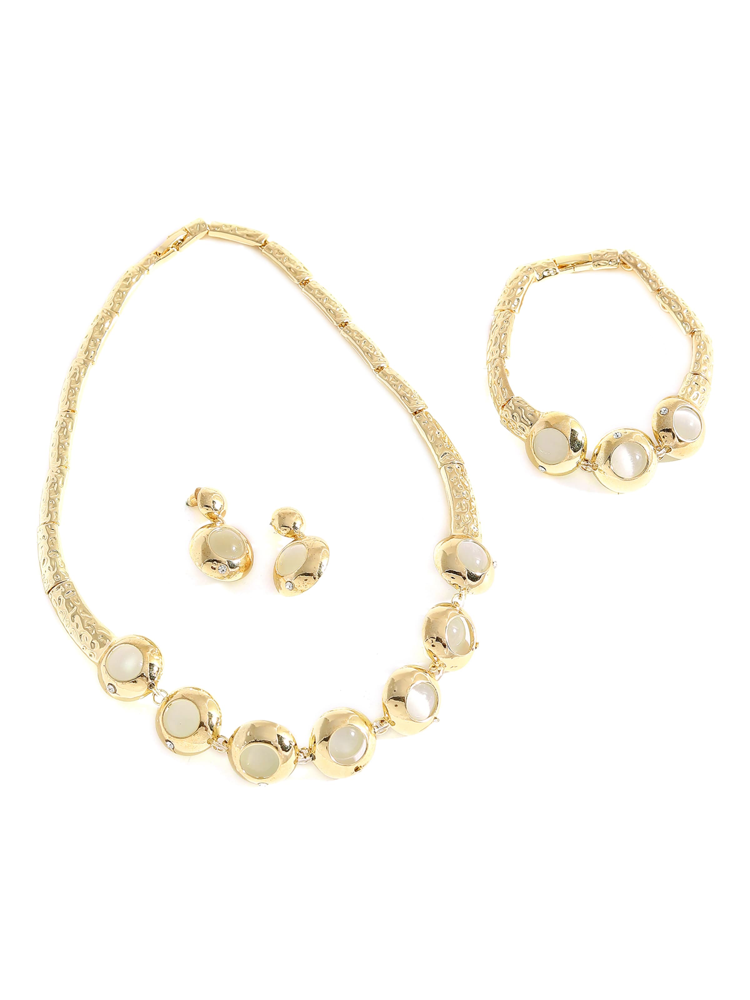 SOHI Sieraden set 'Satyendra' in Goud: voorkant