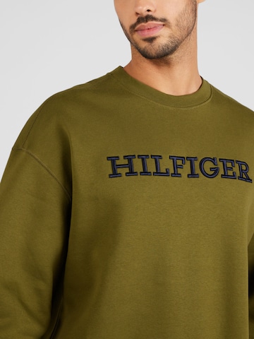 TOMMY HILFIGER Sweatshirt in Grün