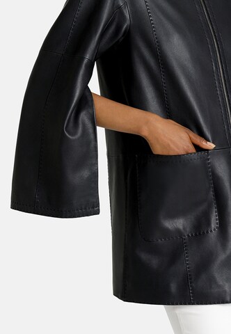 Werner Christ Between-seasons coat 'Malea' in Black
