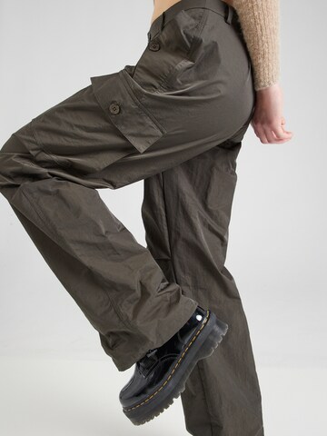 Oval Square Loose fit Cargo Pants in Green