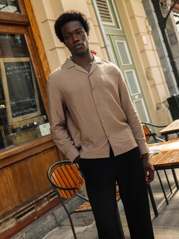 Regular fit Camicia 'Elia' di DAN FOX APPAREL in beige