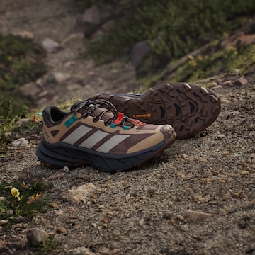 Pantofi 'Freehiker SL' de la ADIDAS TERREX pe maro