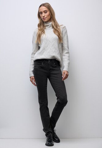 STREET ONE Slimfit Jeans in Schwarz