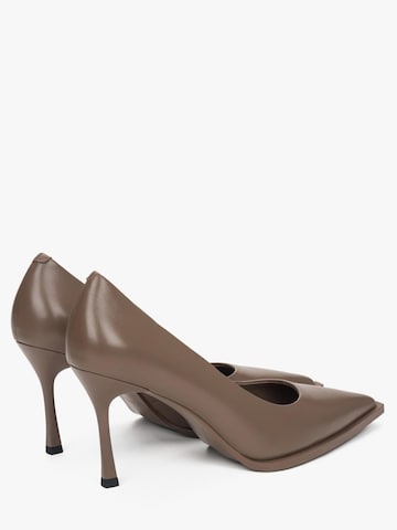 Décolleté '392' di Estro in marrone