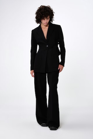 Aligne Blazer in Black