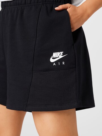 Loosefit Pantaloni de la Nike Sportswear pe negru