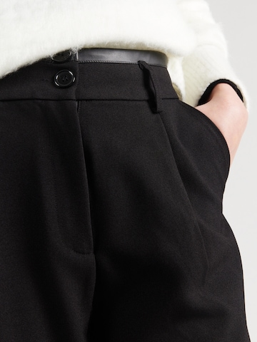 Wide leg Pantaloni cutați 'Colleen' de la ABOUT YOU pe negru