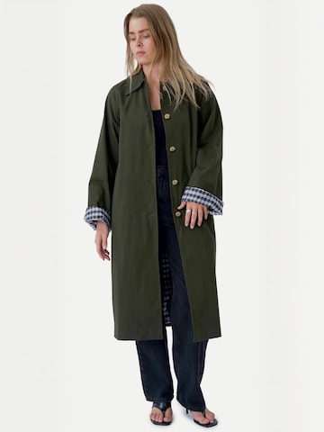 Cappotto di mezza stagione ' Livia ' di TEESHOPPEN in verde: frontale