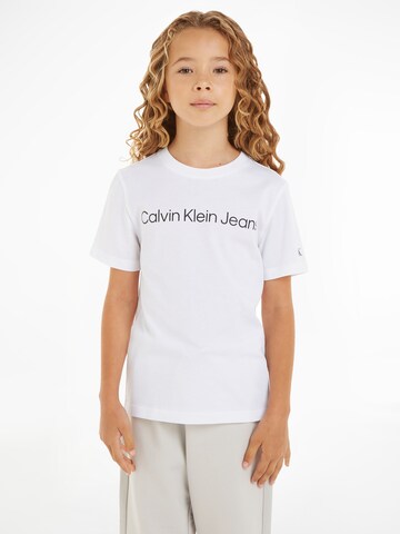 T-Shirt Calvin Klein Jeans en blanc : devant