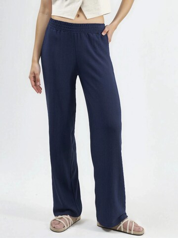 Loosefit Pantalon Hiccup en bleu : devant