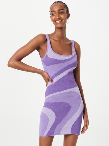 WEEKDAY - Vestido de malha 'Issa' em roxo: frente