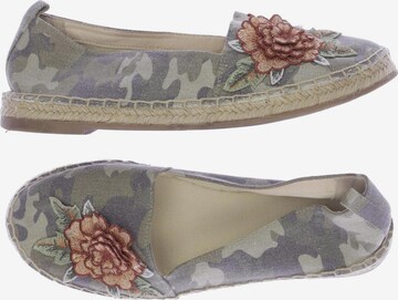 VENICE Flats & Loafers in 38 in Green: front