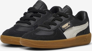 Baskets PUMA en noir : devant