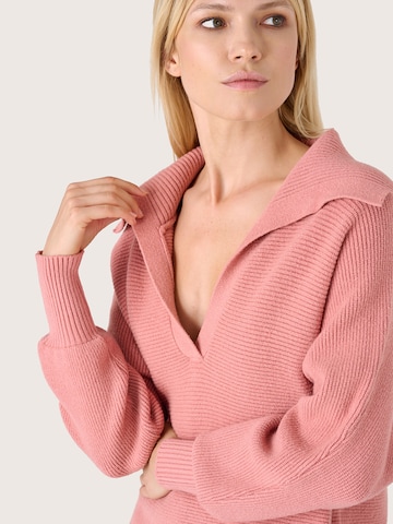Pullover extra large di Camomilla Italia in rosa