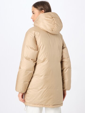 LEVI'S ® Wintermantel 'Luna Core Puffer Mid' in Goud