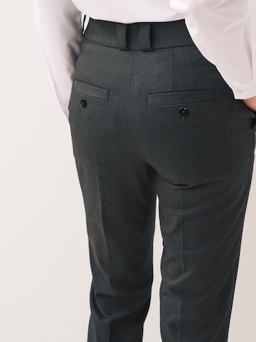 Slimfit Pantaloni con piega frontale di Next in grigio