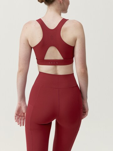 Haut de sport ' Denise ' Born Living Yoga en rouge