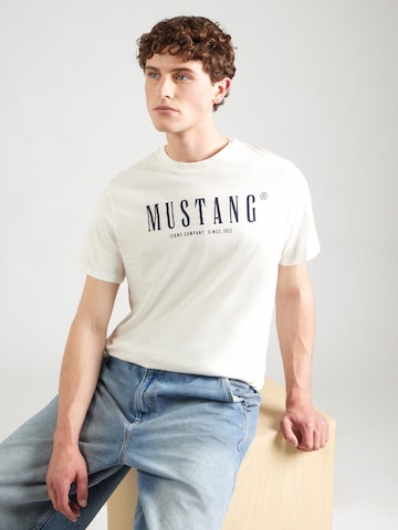 MUSTANG T-Shirt 'Austin' in Weiß: Vorderseite