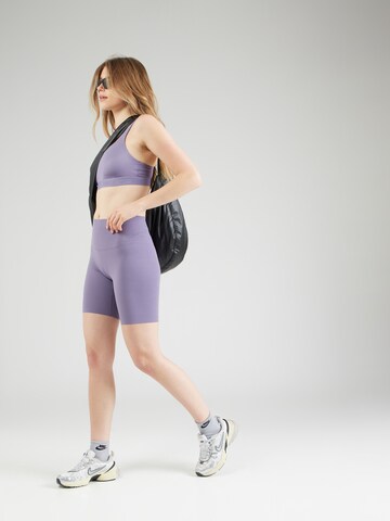 NIKE Skinny Sportshorts 'ZENVY' in Lila