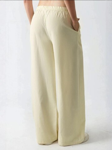 Hiccup - Perna larga Calças em amarelo