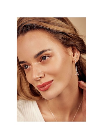 Leis Earrings in White: front