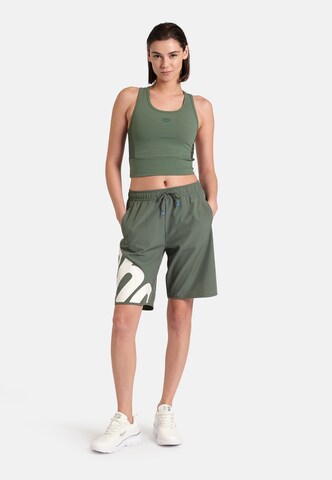 ARENA Normální Kalhoty 'LOGO' – zelená