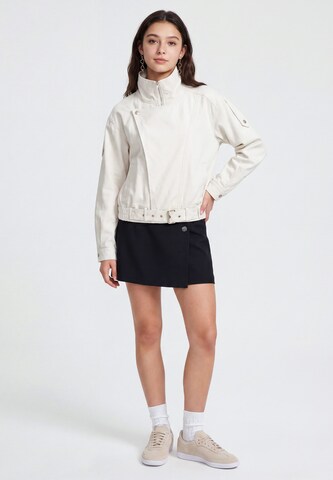 MYMO Between-season jacket in White