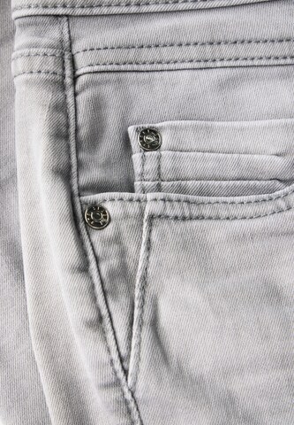 STREET ONE Slimfit Shorts in Grau