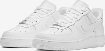 Nike Sportswear Låg sneaker 'AIR FORCE 1 07' i vit