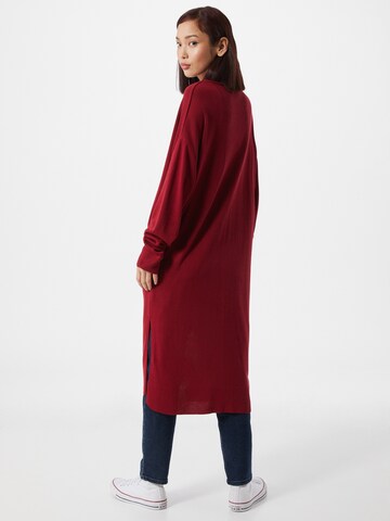 Manteau en tricot NU-IN en rouge