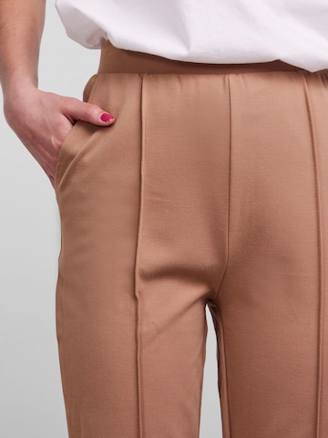 PIECES Tapered Hose 'Klara' in Braun