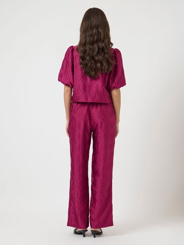 Wide leg Pantaloni 'LIMO ' di YAS in rosa