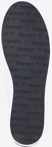 TOMMY HILFIGER Tenisky – bílá