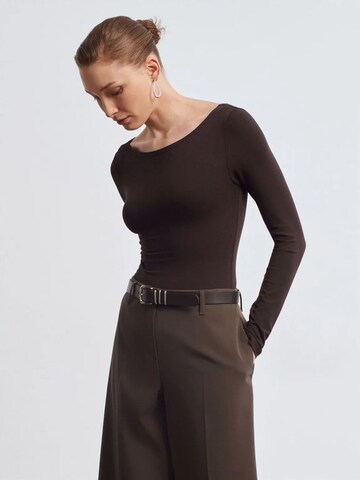 Body a camicia di Dilvin in marrone