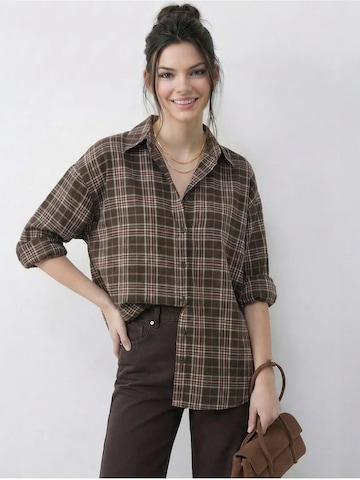 Bianco Lucci - Camisa em castanho: frente