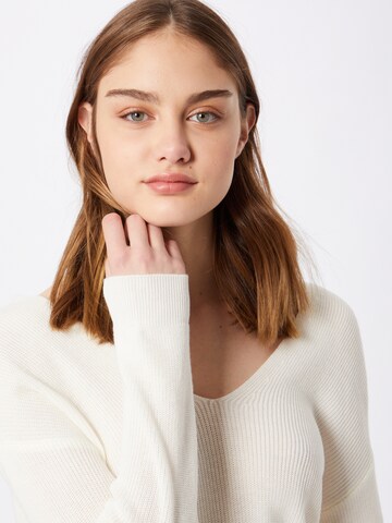 Miss Selfridge Sweater in White