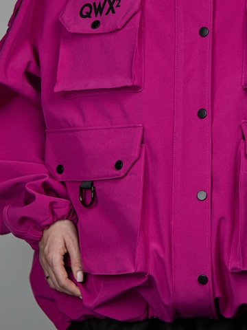 QWX2 Performance Jacket 'Oversized Softshell Jacket – Structured / Weather-Resistant' in Pink