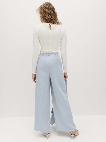 regular Pantaloni con pieghe di Marks & Spencer in blu