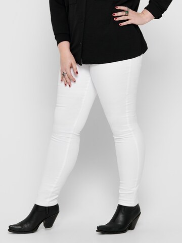 Skinny Jeans 'Augusta' di ONLY Carmakoma in bianco