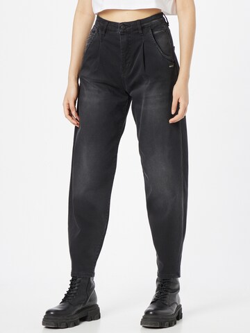 Gang Tapered Pleat-front jeans 'Silvia' in Black: front