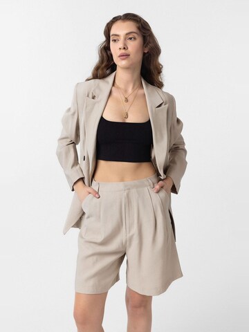 Antioch Bleiseri 'Elisa' värissä beige