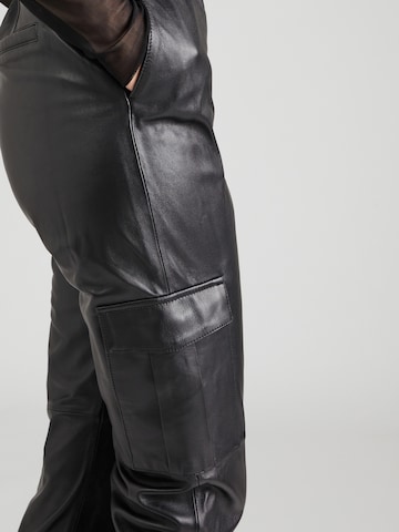 Effilé Pantalon cargo 'YACHT' OAKWOOD en noir
