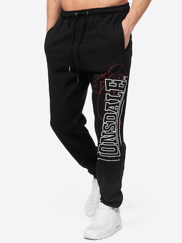 LONSDALE Конический (Tapered) Штаны 'Dartford' в Черный: спереди