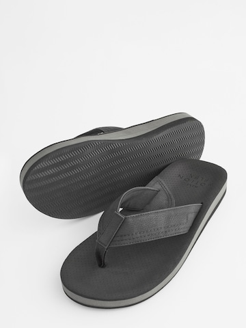 Next - Sandalias de dedo en negro
